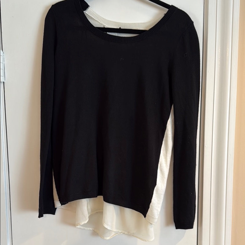 Dex Women’s Black and White Women's Top. Size Small